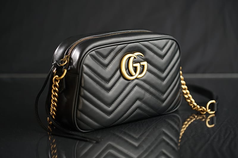 Cómo saber si un bolso Gucci es auténtico - el emblema Gucci